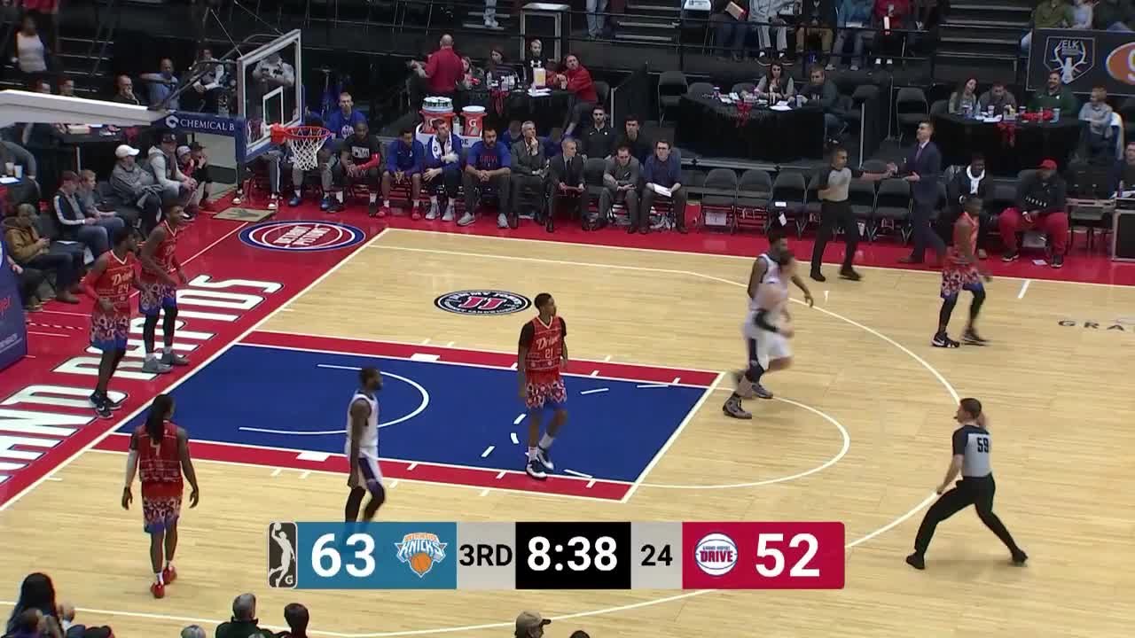 Stephen Zimmerman with the flush