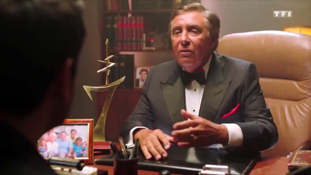 Qui veut gagner des millions TF1 : Jean Pierre foucault passe le relai à Camille Combal , façon LE PARRAIN : VIDEO