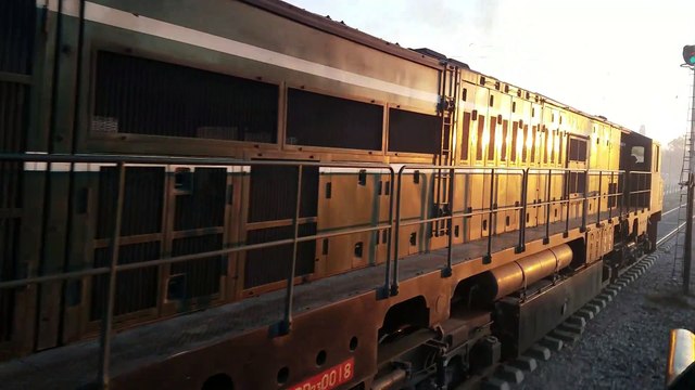 Train Race || Parallel Lines || Train Videos || Fastest Trains || Pakistan Railways