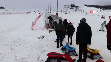 Kayak severler Yıldız Dağı'na akın etti