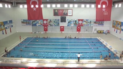 Diyarbakır'da Dezavantajlı Çocuklar Yüzme Öğreniyor