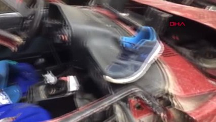 Tekirdağ Direğe Çarpan Otomobildeki 2 Kişi Hayatını Kaybetti