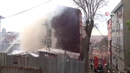 Beyoğlu'nda 4 Katlı Metruk Binada Yangın
