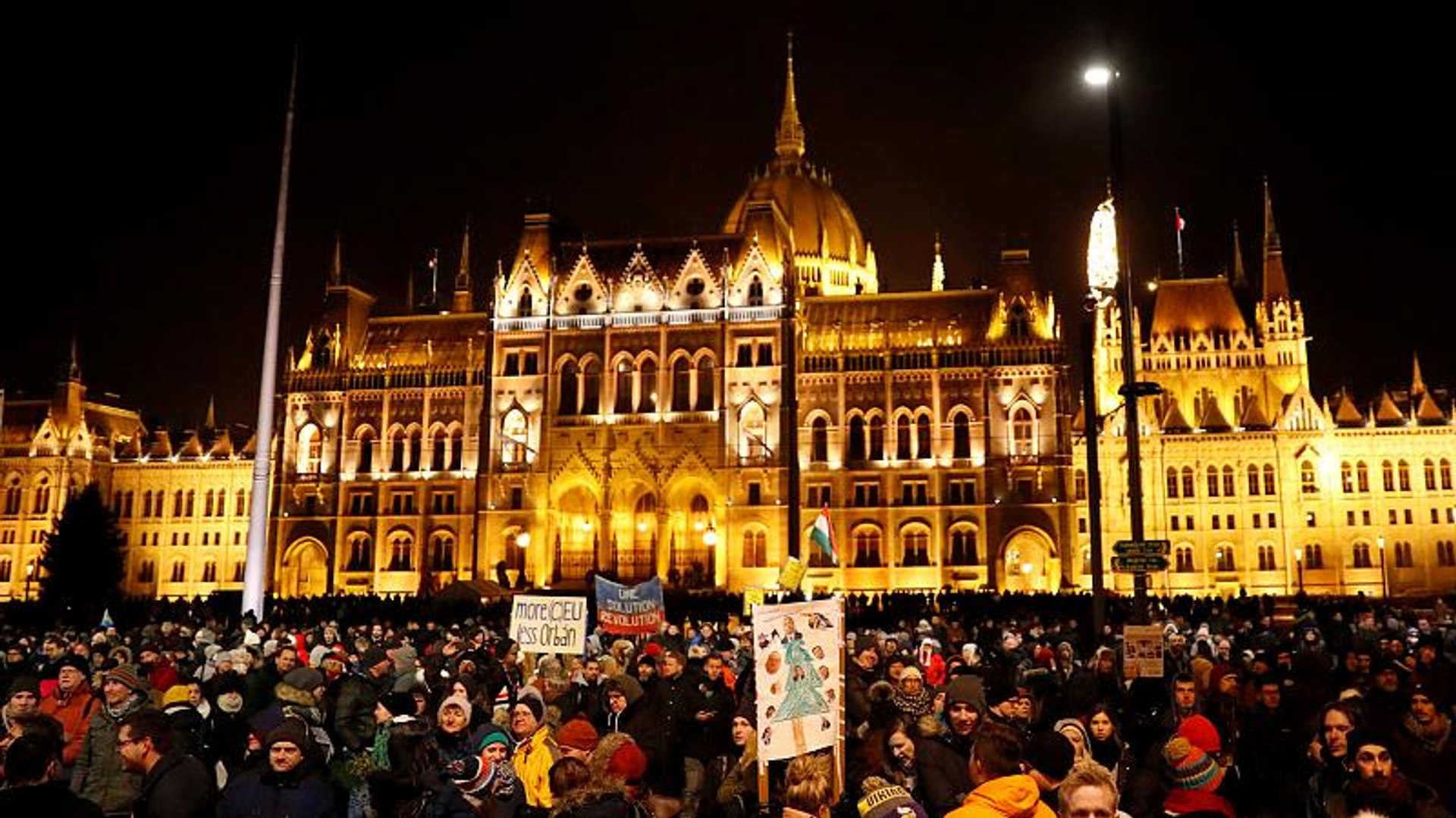 ⁣En Hongrie, 4ème jour de mobilisation contre la réforme du temps de travail