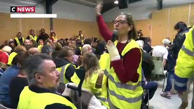 Les gilets jaunes quittent les ronds-points pour se structurer