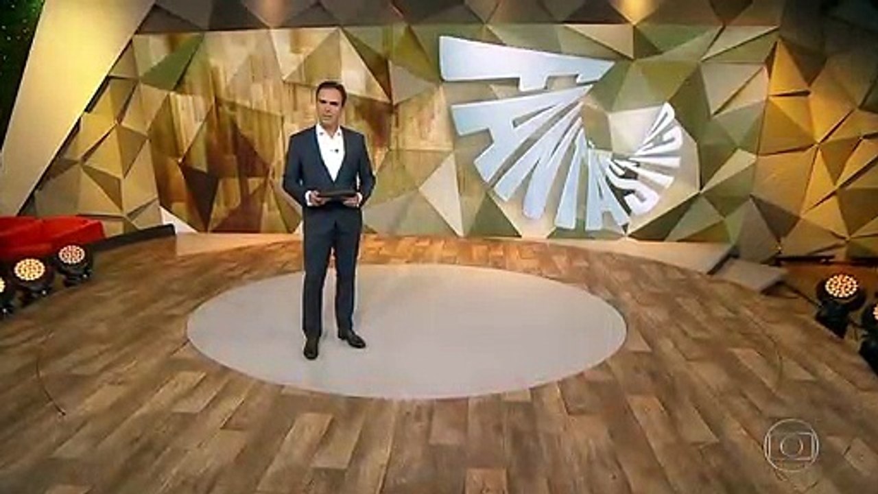 Médium João de Deus deixa a delegacia em Goiânia