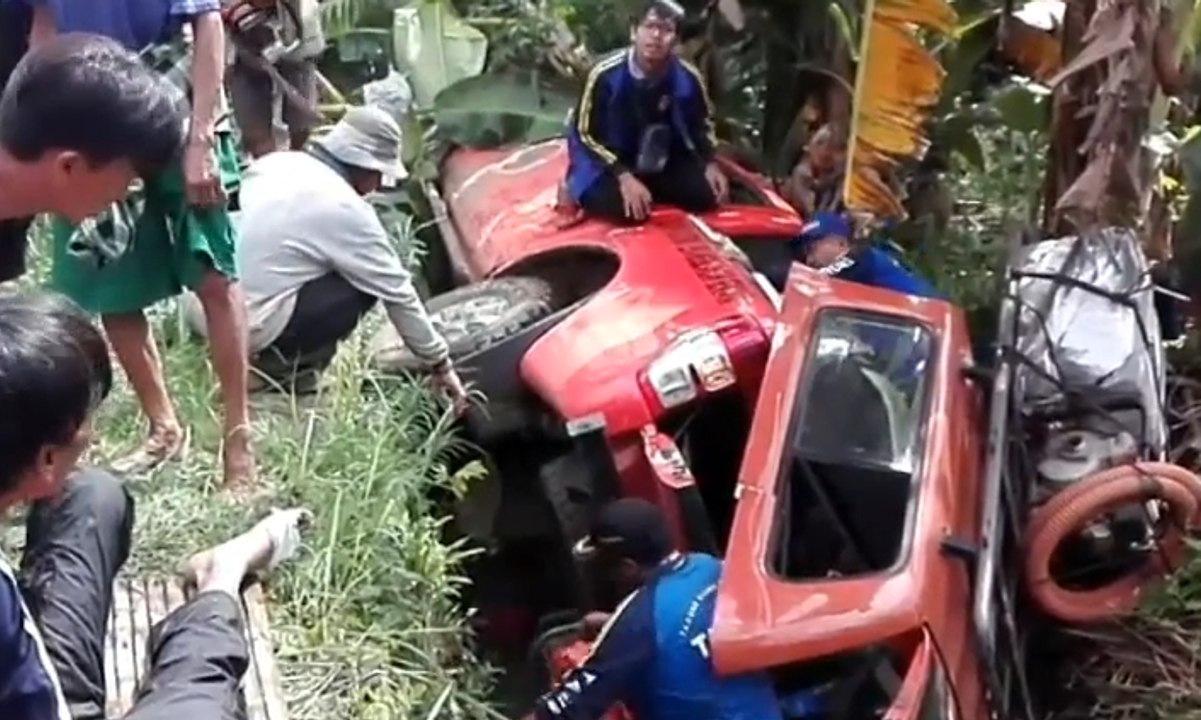 Mobil BPBD Masuk Parit, 1 Orang Alami Patah Tulang