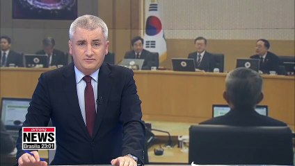 Pres. Moon chairing ministerial meeting on how to boost economy in 2019