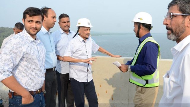 Manohar Parrikar ने नाक में ड्रिप लगाकर किया निरीक्षण, Cancer से जूझ रहे Goa CM | वनइंडिया हिंदी