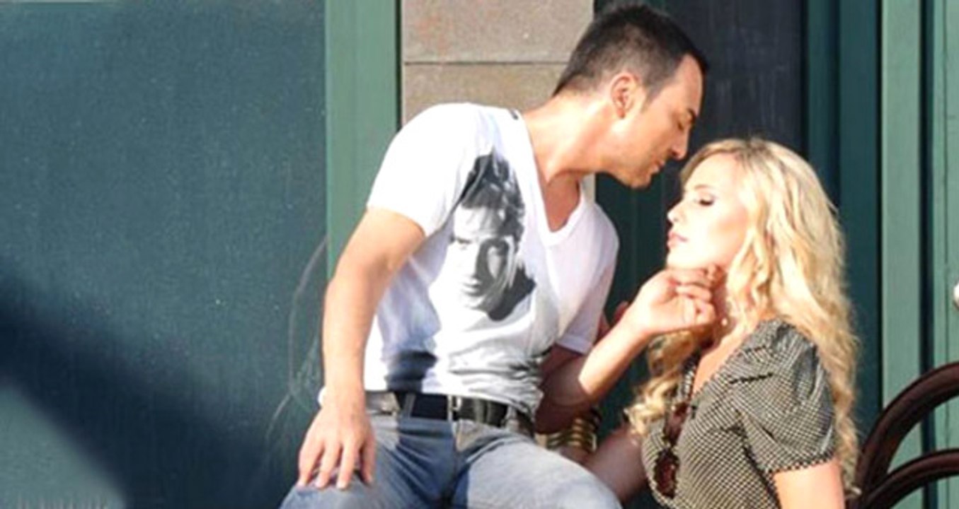 Şarkıcı Serdar Ortaç, Chloe Loughnan ile Boşanma İddialarını Yalanlayarak Son Noktayı Koydu