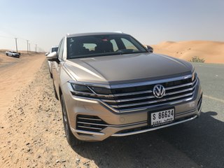 تيربو العرب يختبر فولكس فاغن طوارق في دبي