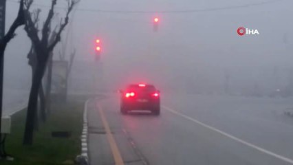 Manisa'da Yoğun Sis Etkisini Sürdürüyor