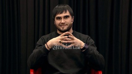 BE coffee  - Profesori nga Milano mbeshtet protesten e studenteve (16 dhjetor 2018)