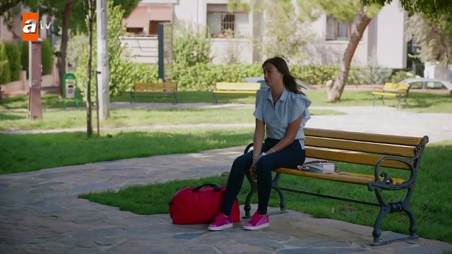 Zehra’nın, Meral’e ihaneti! - Kırgın Çiçekler 91.Bölüm