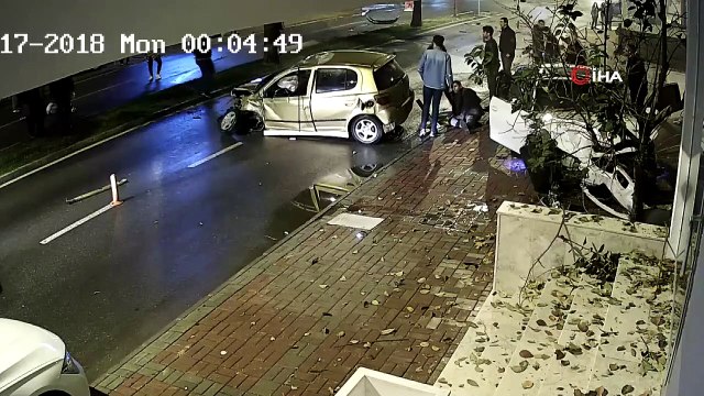 Antalya'da feci kazada inanılmaz kurtuluş...Kaza anları kamerada