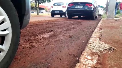 Barro na Avenida Tancredo Neves gera reclamação