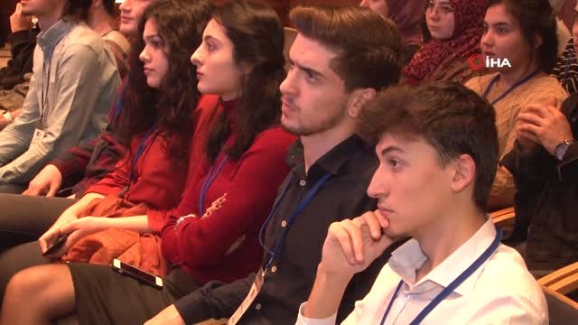 Nihat Zeybekci: İzmir'in Şehirler Yarışına Girmesi Gerekiyor