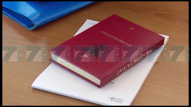 SHKARKOHET KREU I KUSHTETUESES BASHKIM DEDJA DHE GJYQTARI QATO - News, Lajme - Kanali 7