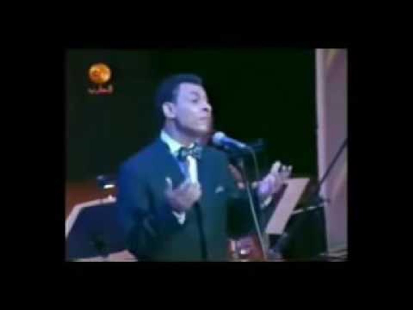 محمد الطوخي يغني رسالة من تحت الماء دار الأوبرا Video Dailymotion