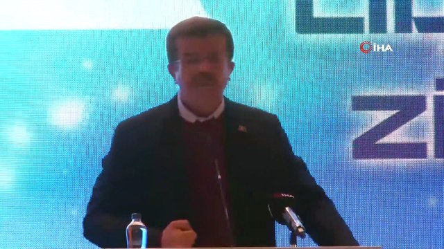 Nihat Zeybekci: “İzmir’in Şehirler Yarışına Girmesi Gerekiyor”