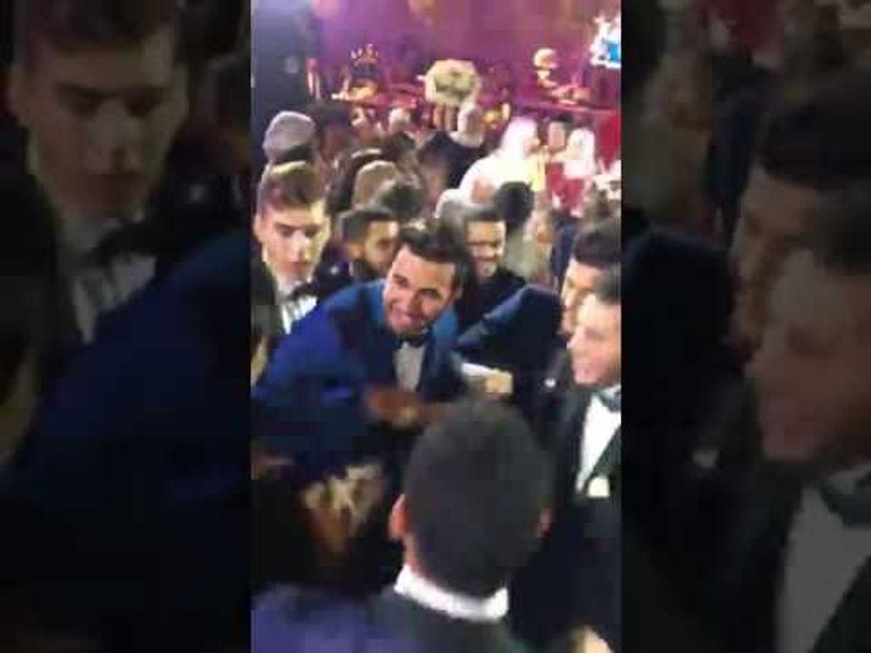 رقص لاعبي الأهلي  علي مهرجانات غاندي في  زفافه رمضان صبحي