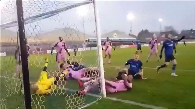 Футбол: героическая защита ворот