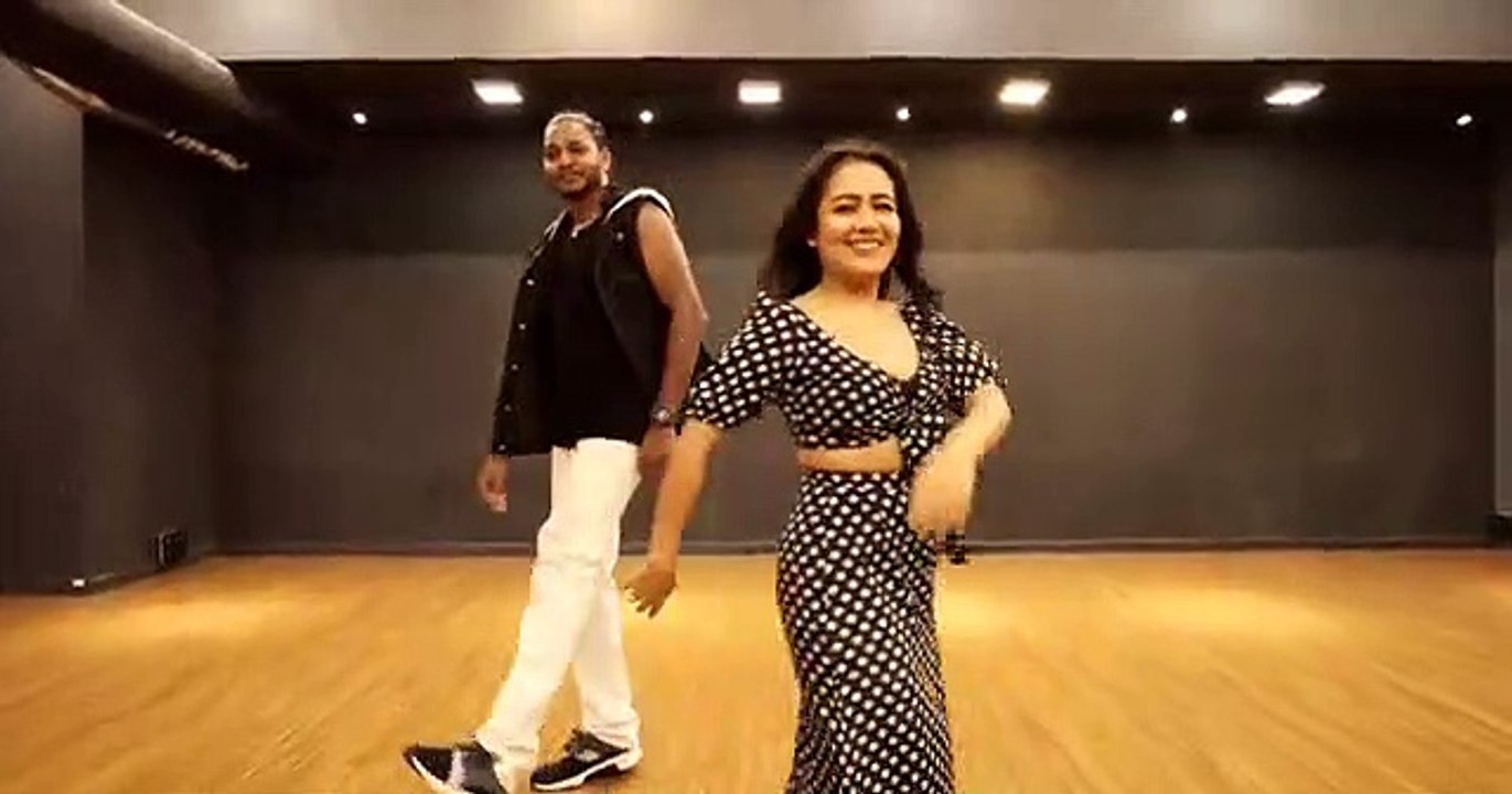 AANKH MAREY _ NEHA KAKKAR dances to her own song _ Melvin Louis