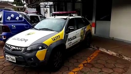 Download Video: Ao ver irmão sendo abordado, rapaz desacata policiais e acaba detido