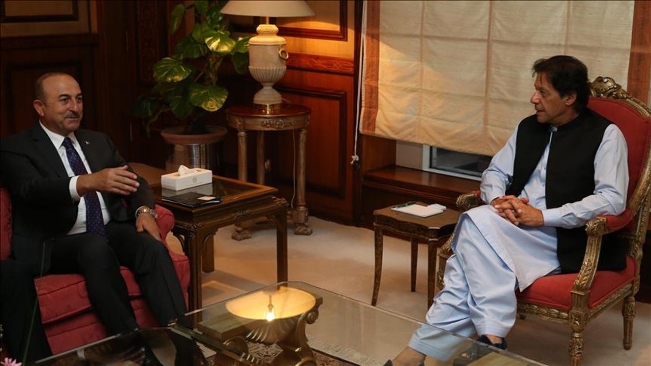 Turkish Defence Minister meet PM Imran Khan