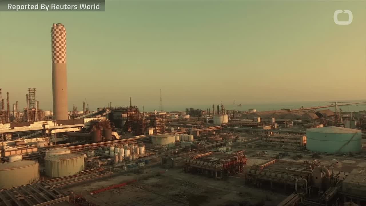 Oil Prices Drop 2 Percent With Inventories Rising