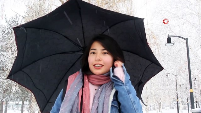 Erzurum'da termometreler -2 dereceyi gördü... Kar karpostallık görüntüler oluşturdu