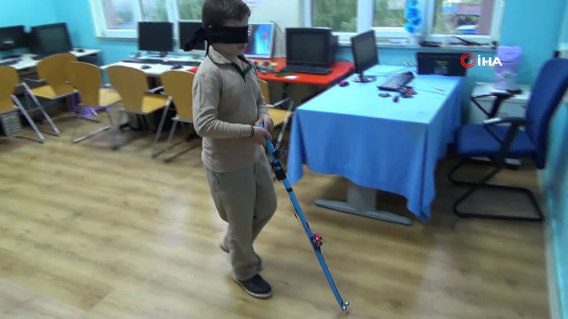 Görme engelliler için 'Gören göz' isimli mesafe sensörlü engelli bastonu  icat ettiler - Dailymotion Video