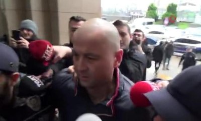 Murat Özdemir: Papağana işkence yapmadım, parmağımı ısırdı