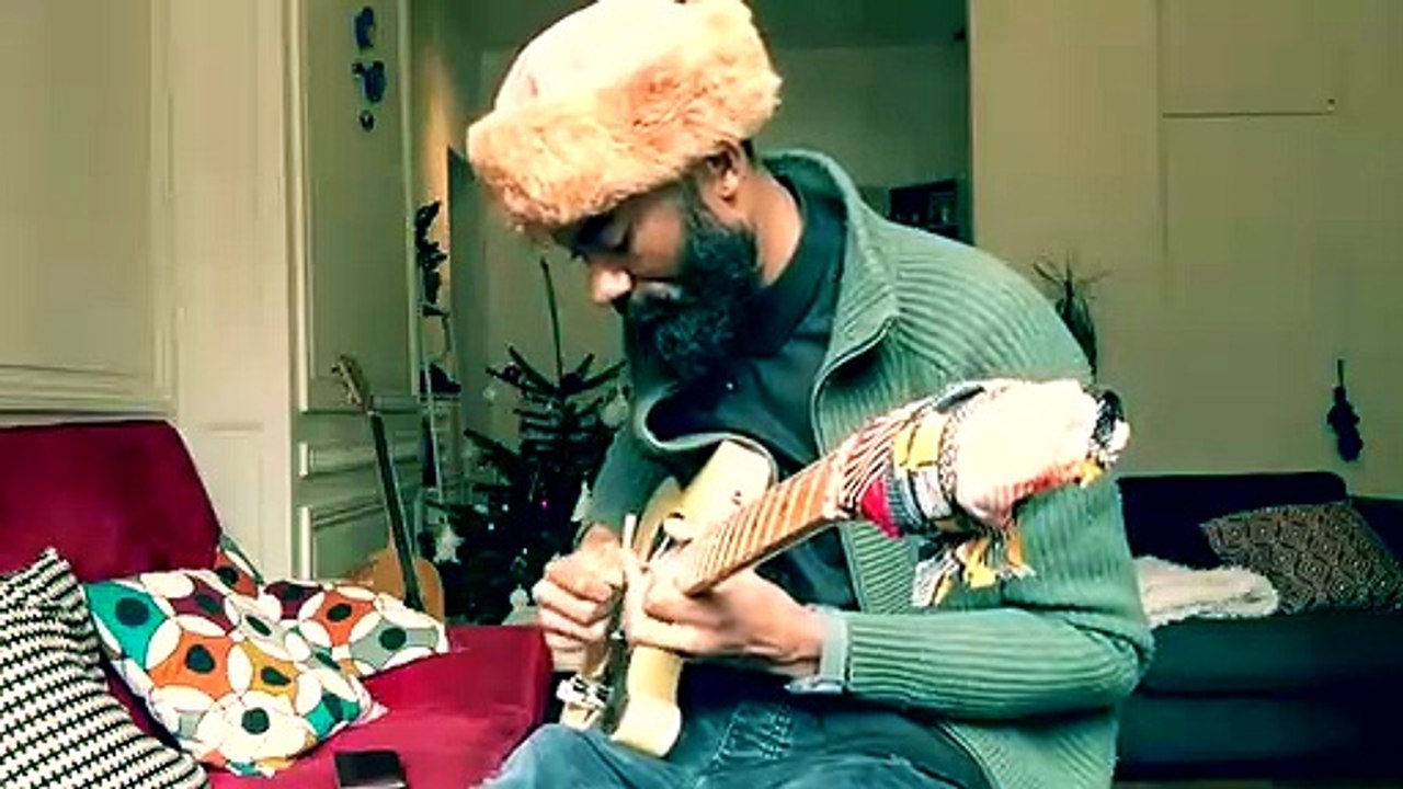 Ce que fait cet artiste  camerounais du générique de cette célèbre série étonne le WEB entier.