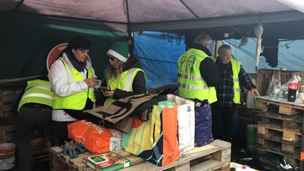 Les Gilets jaunes lèvent le camp au péage