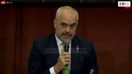 Studentja ia “mbledh” Ramës; Kryeministri: Pse duartrokisni? Ikni nëse doni