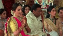Isha Ambani - Anand Wedding: बेटी की शादी में इन पलों ने इमोशनल किया Mukesh Ambani को | Boldsky