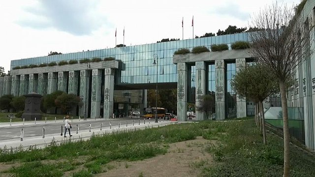 Верховным судьям продлили полномочия