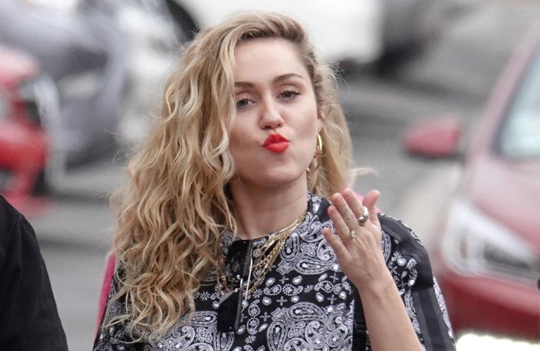 Miley Cyrus: Bald BFF mit Ariana Grande?