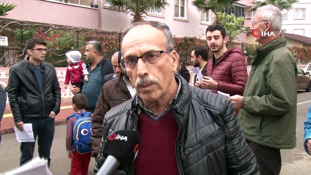 Salı günleri site içinde kuryeyi gören kaçacak yer arıyor