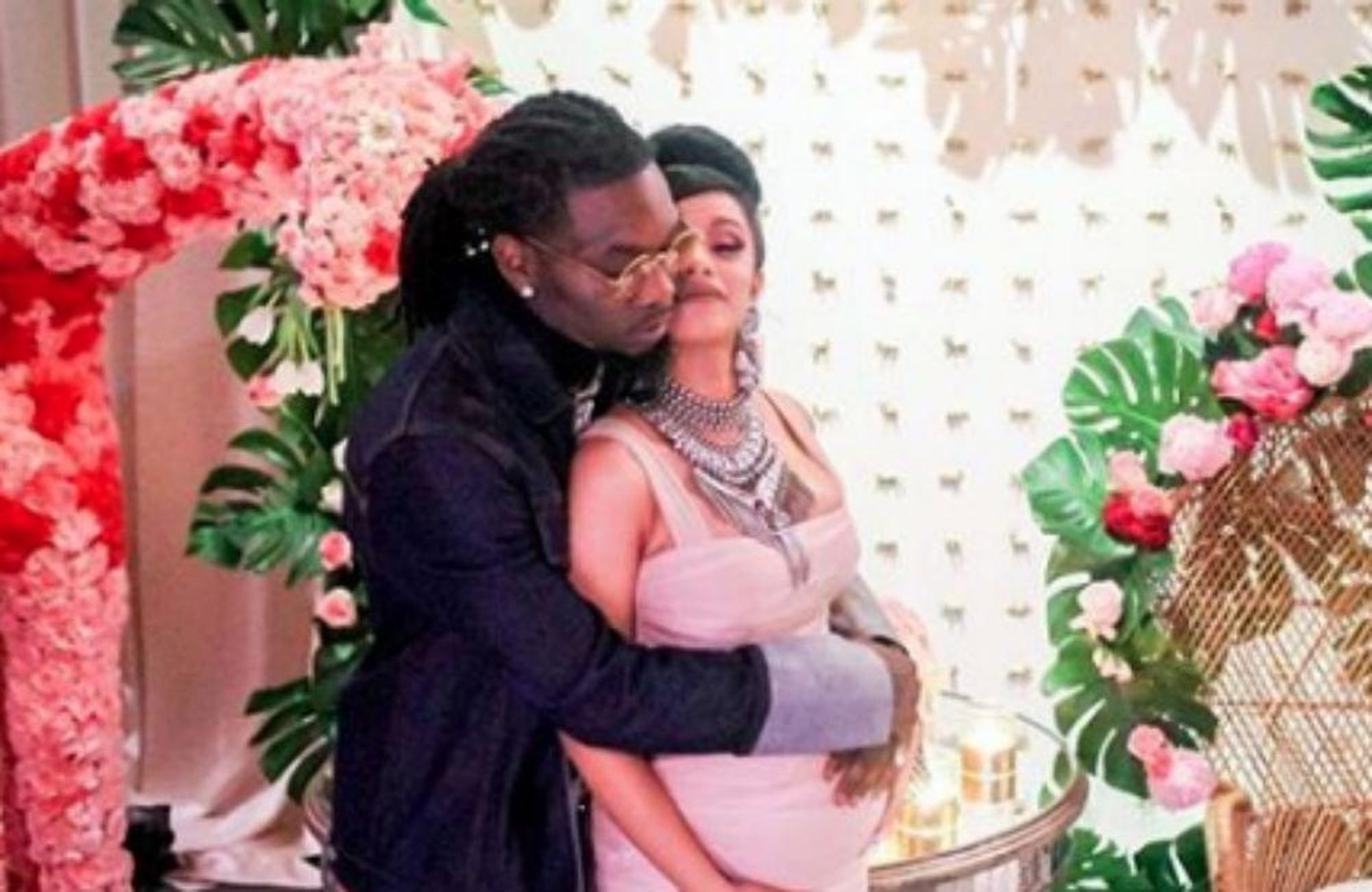⁣Cardi B ve Offset Noel'i birlikte kutlayacak