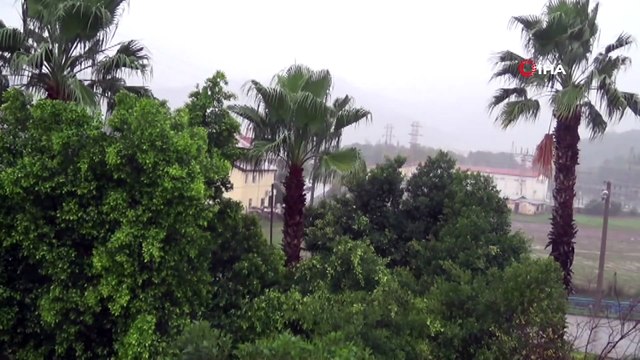 Marmaris Körfezi’nin rengi yağış nedeniyle değişti