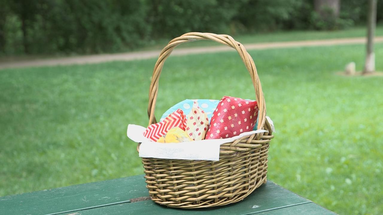 Ditch the plastic wrap for this beeswax alternative