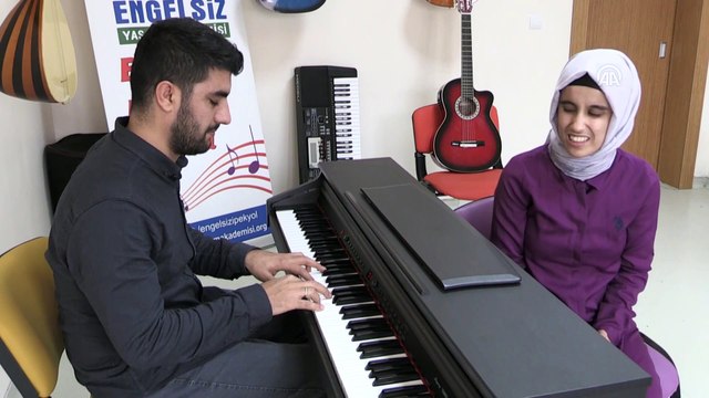 'Mutlak kulak' Nurcihan'ın müzik başarısı şaşırtıyor - VAN