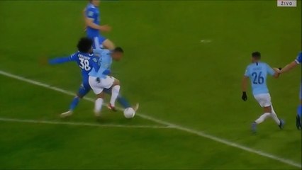 Hamza Choudhury last gaps tackle on Gabriel Jesus!