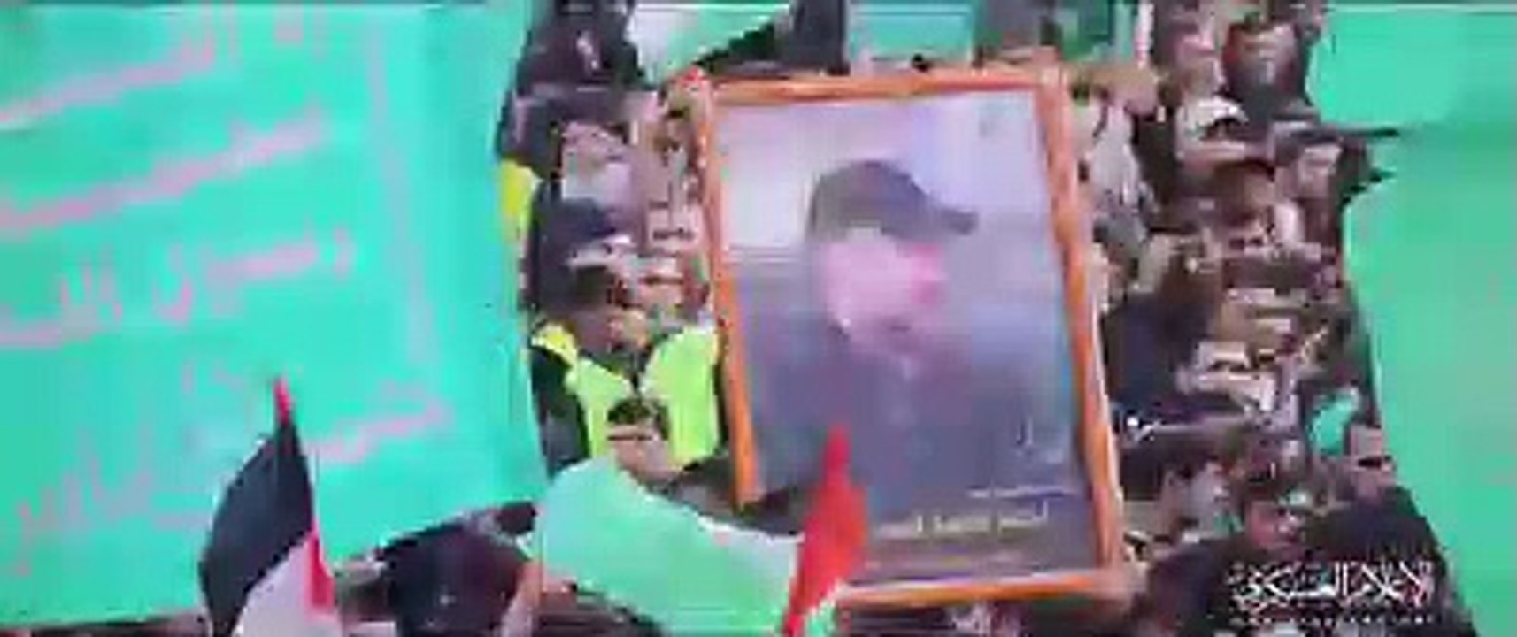 شاهد إنشودة الجوقة العسكرية للقسام في حفل #انطلاقة_حماس31 