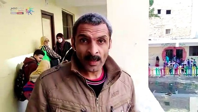 مياه الصرف الصحي تغرق فناء مدرسة فى البساتين