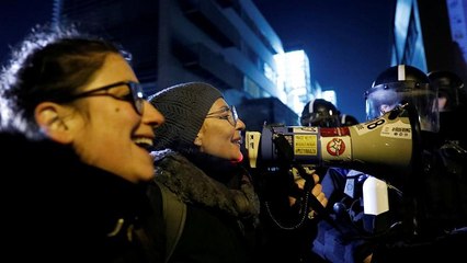 Hongrie : la rue ne lâchera pas Orbán