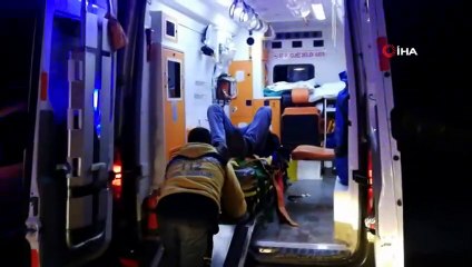 İtfaiye Kurtardı Jandarma Islanmasınlar Diye Şemsiye Tuttu