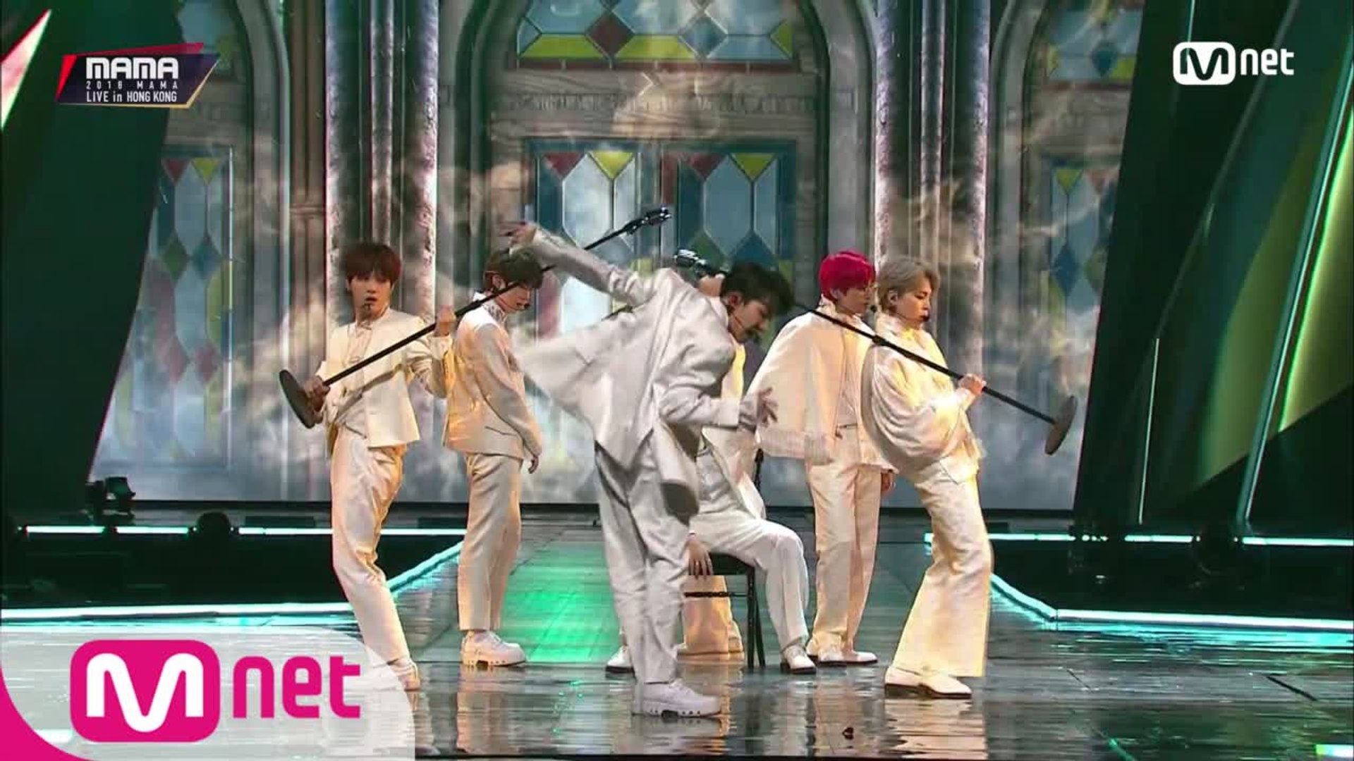Bts 방탄소년단 Intro Perf Airplane Pt 2 18 Mama In Hong Kong 동영상 Dailymotion